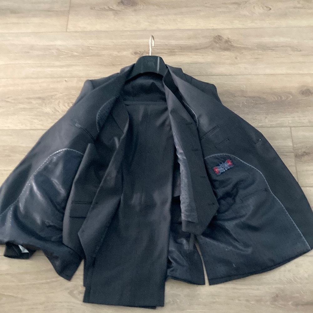 English Laundry 3 piece Grey Pinstripe Suit 40L/ 34